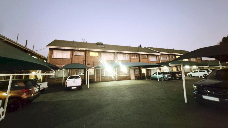 2 Bedroom Property for Sale in Rhodesfield Gauteng