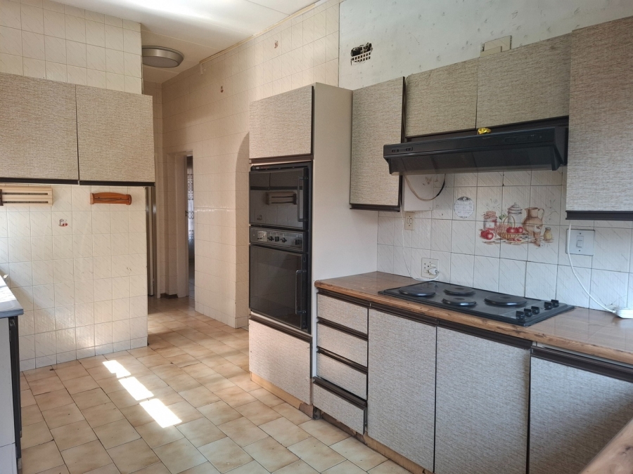 6 Bedroom Property for Sale in Actonville Gauteng