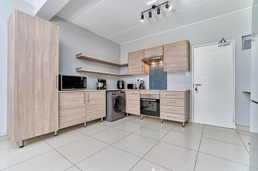 2 Bedroom Property for Sale in Blue Hills Gauteng