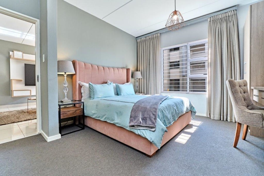 2 Bedroom Property for Sale in Blue Hills Gauteng