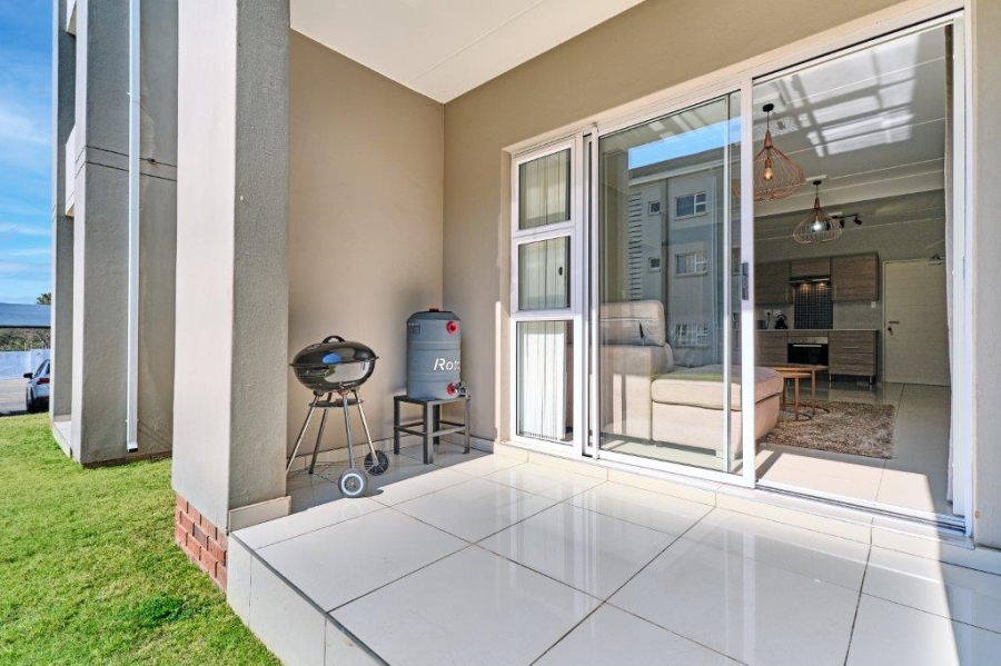 2 Bedroom Property for Sale in Blue Hills Gauteng