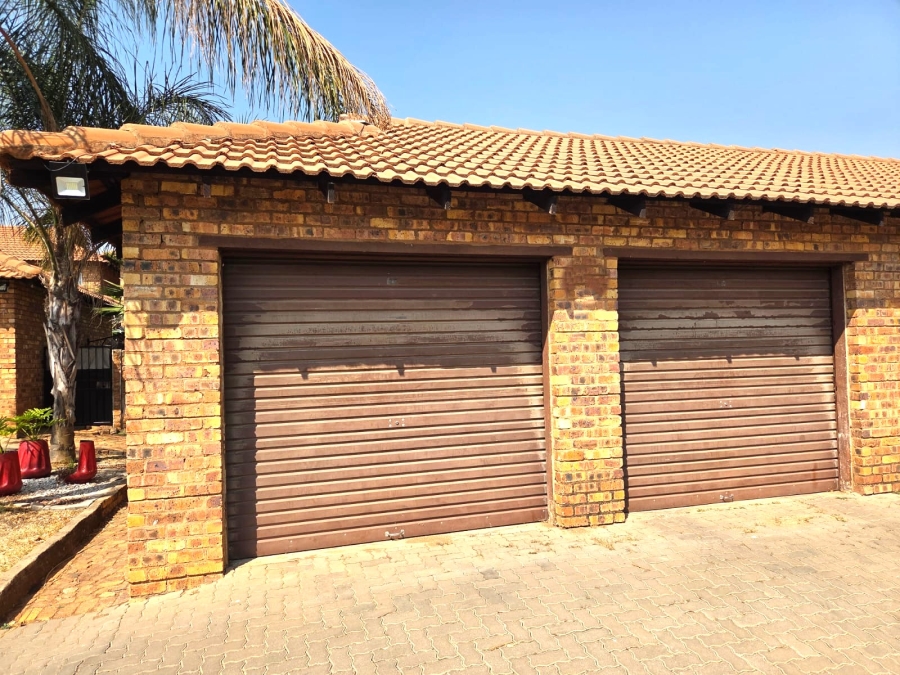 2 Bedroom Property for Sale in Annlin Gauteng