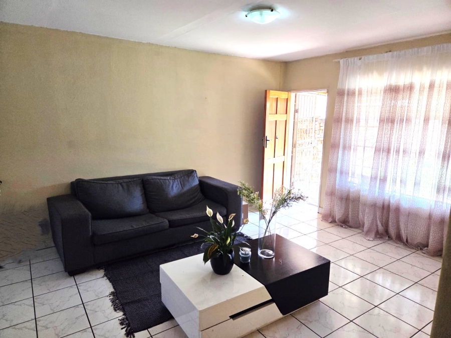 2 Bedroom Property for Sale in Annlin Gauteng