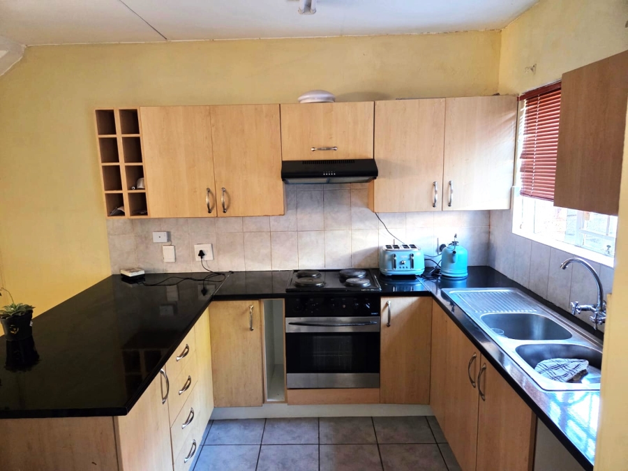 2 Bedroom Property for Sale in Annlin Gauteng