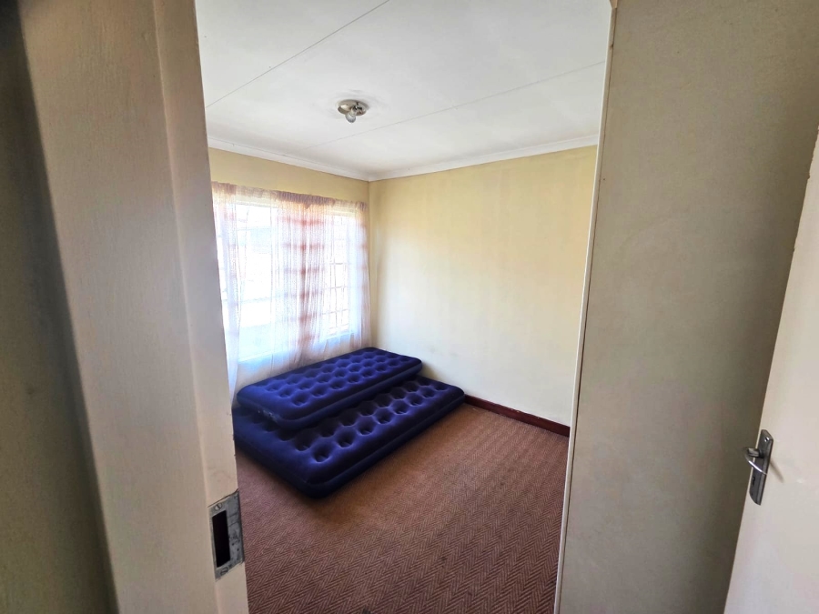 2 Bedroom Property for Sale in Annlin Gauteng