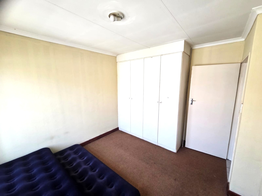 2 Bedroom Property for Sale in Annlin Gauteng