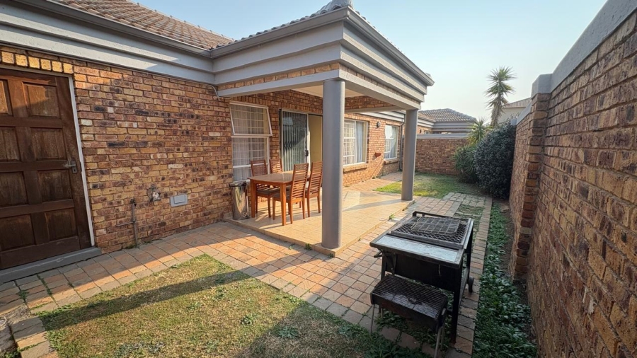 3 Bedroom Property for Sale in Bartlett Gauteng