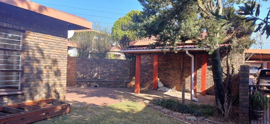 To Let 2 Bedroom Property for Rent in Montgomery Park Gauteng