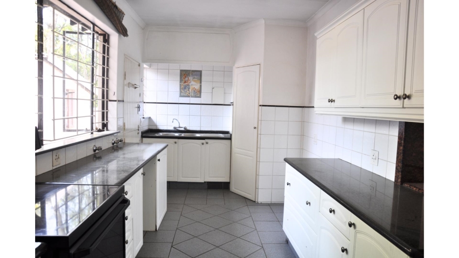 6 Bedroom Property for Sale in Paulshof Gauteng