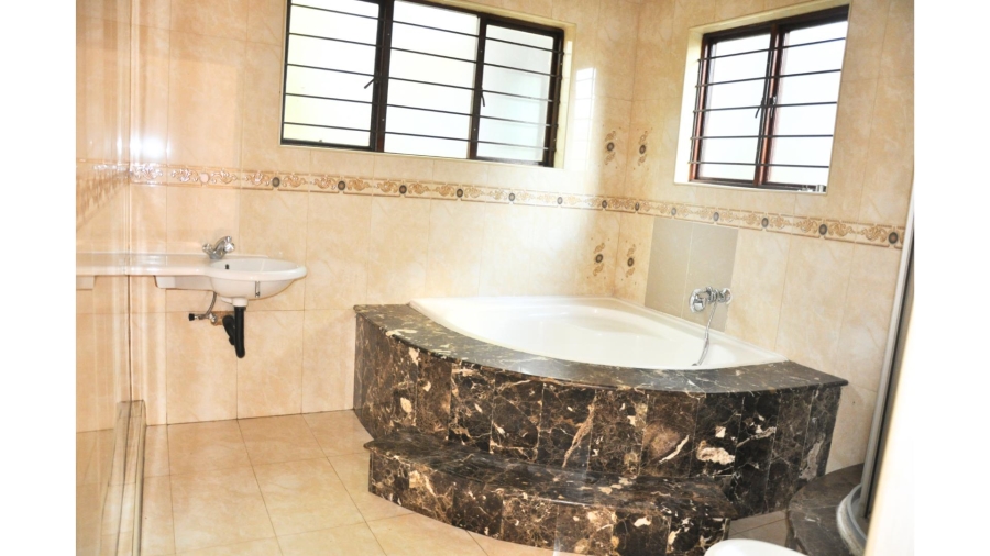 6 Bedroom Property for Sale in Paulshof Gauteng