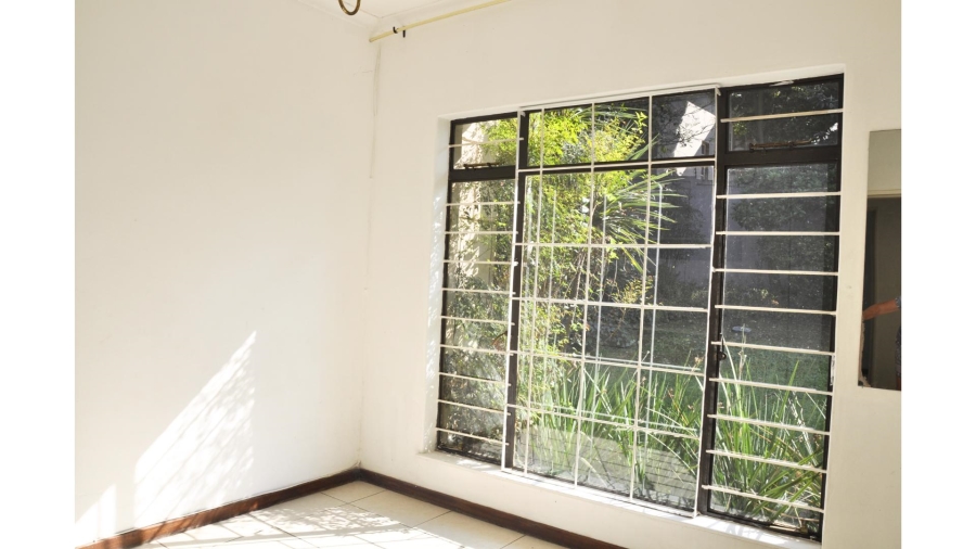 6 Bedroom Property for Sale in Paulshof Gauteng