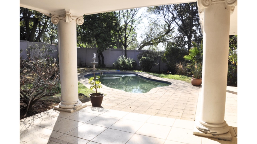 6 Bedroom Property for Sale in Paulshof Gauteng