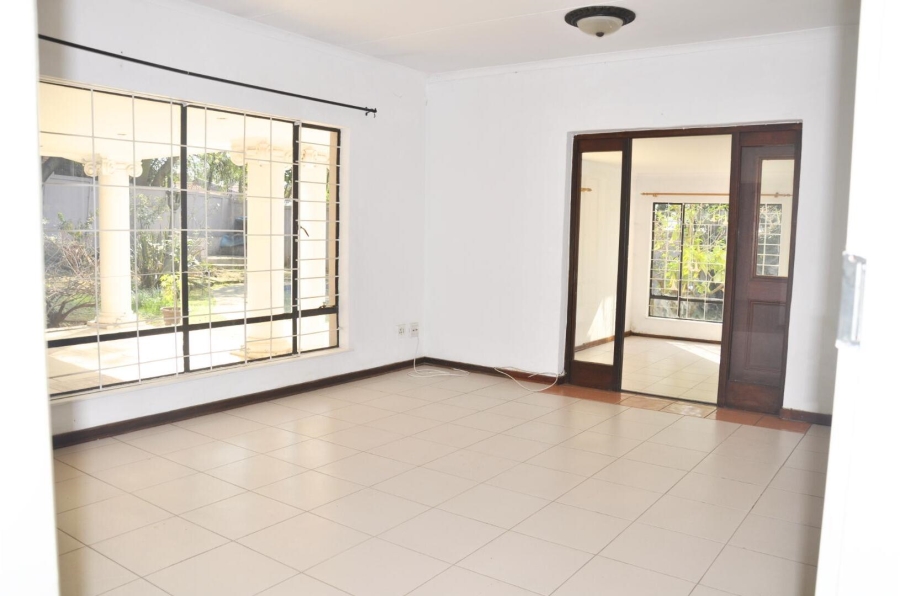 6 Bedroom Property for Sale in Paulshof Gauteng