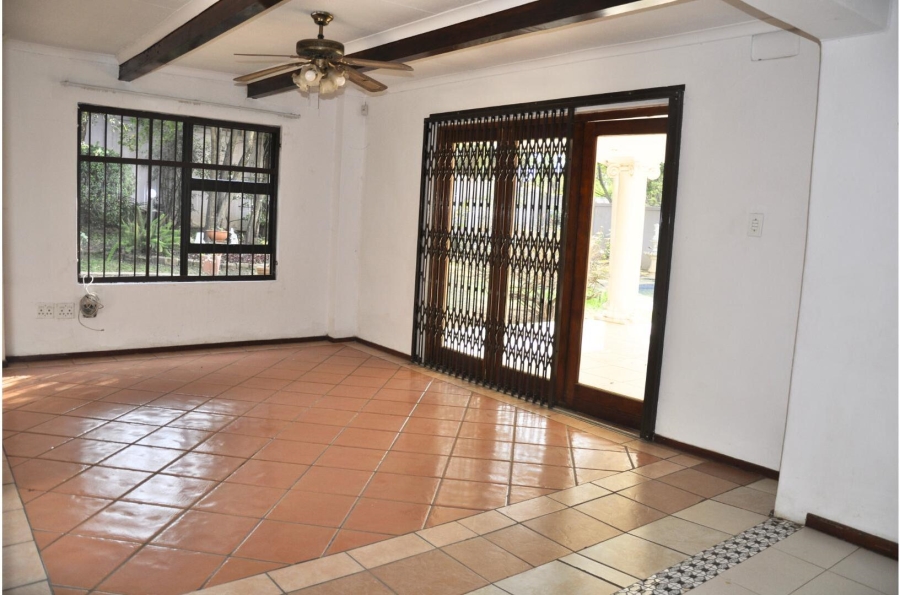 6 Bedroom Property for Sale in Paulshof Gauteng