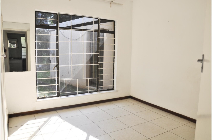 6 Bedroom Property for Sale in Paulshof Gauteng