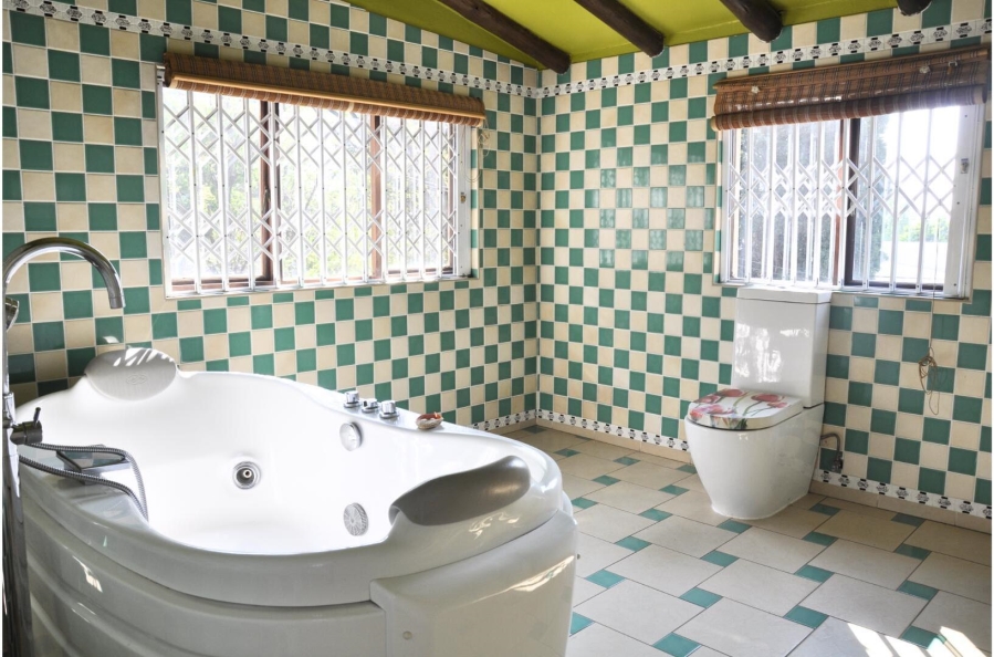 6 Bedroom Property for Sale in Paulshof Gauteng