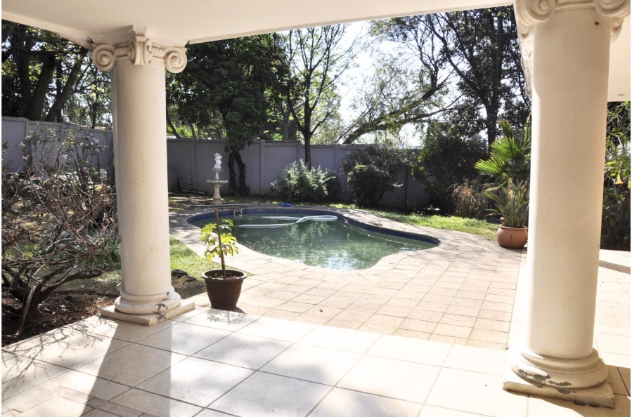 6 Bedroom Property for Sale in Paulshof Gauteng