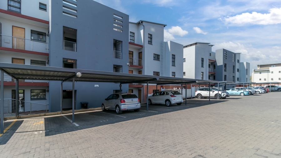 2 Bedroom Property for Sale in Barbeque Downs Gauteng