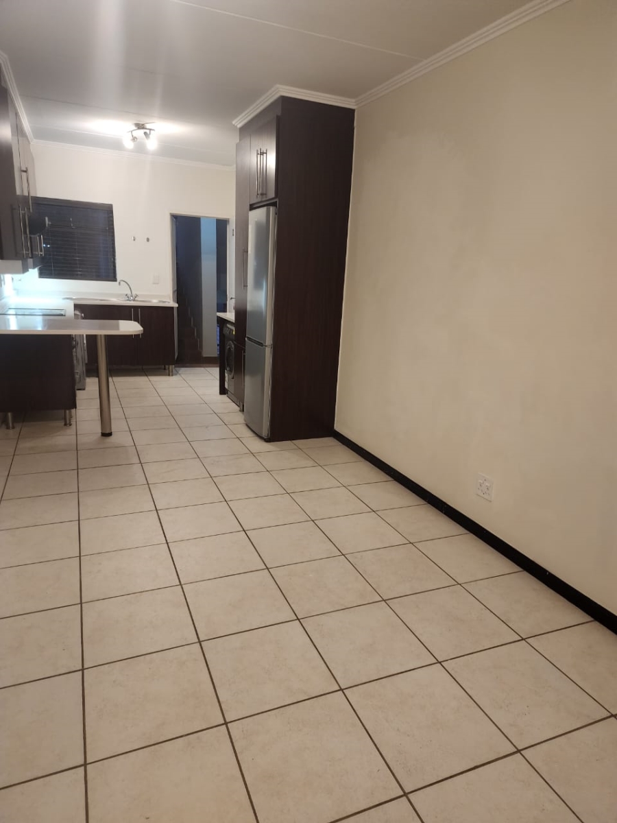 2 Bedroom Property for Sale in Greenstone Hill Gauteng