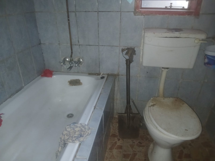 1 Bedroom Property for Sale in Mohlakeng Gauteng