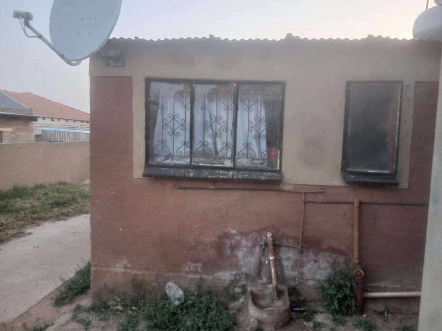 1 Bedroom Property for Sale in Mohlakeng Gauteng