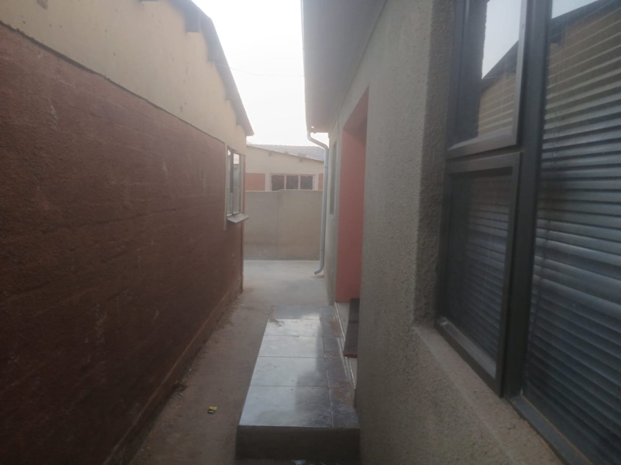 1 Bedroom Property for Sale in Mohlakeng Gauteng