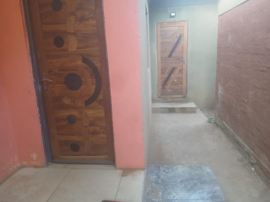 1 Bedroom Property for Sale in Mohlakeng Gauteng