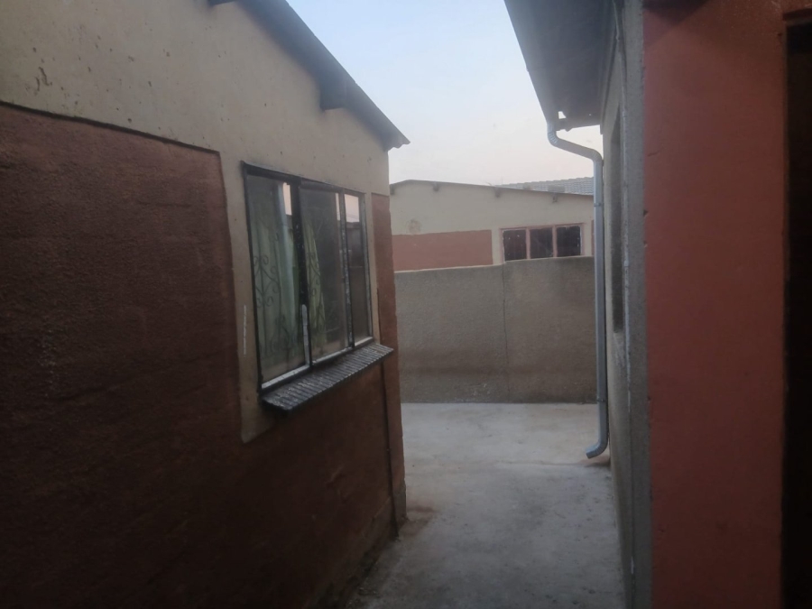 1 Bedroom Property for Sale in Mohlakeng Gauteng