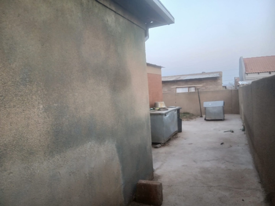 1 Bedroom Property for Sale in Mohlakeng Gauteng