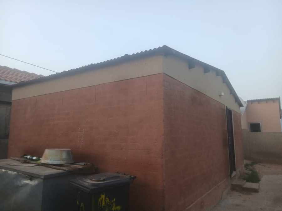 1 Bedroom Property for Sale in Mohlakeng Gauteng