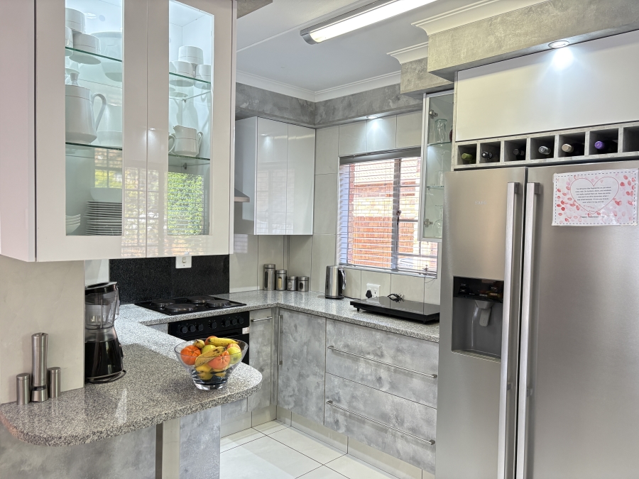 3 Bedroom Property for Sale in Weltevreden Park Gauteng