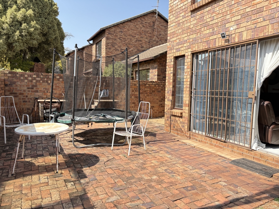 3 Bedroom Property for Sale in Weltevreden Park Gauteng