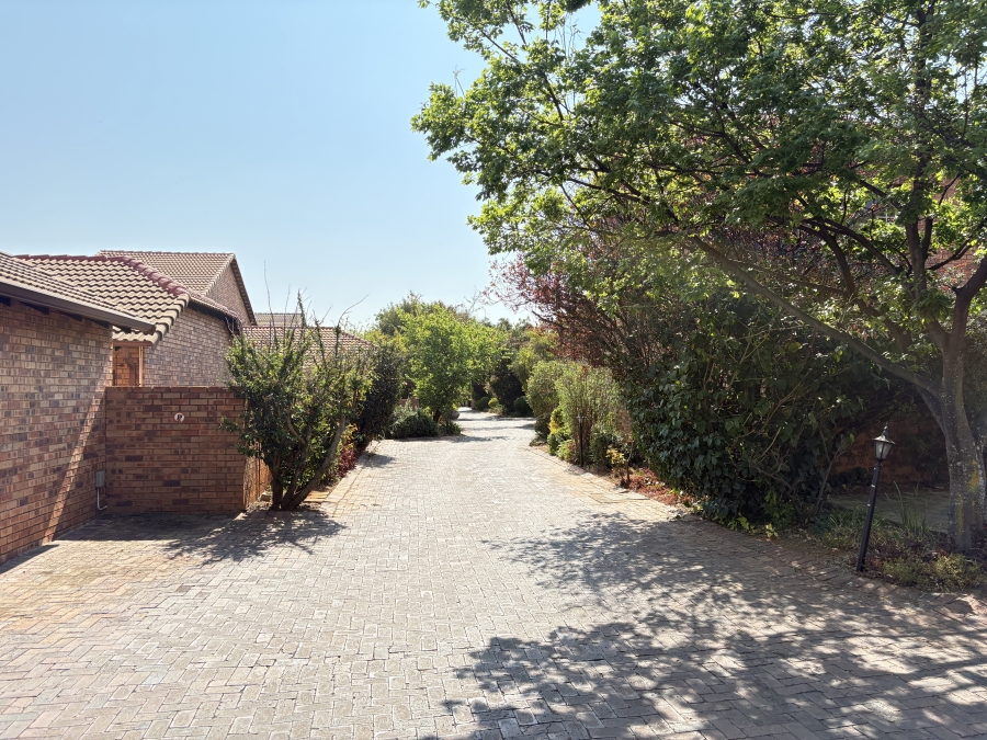 3 Bedroom Property for Sale in Weltevreden Park Gauteng
