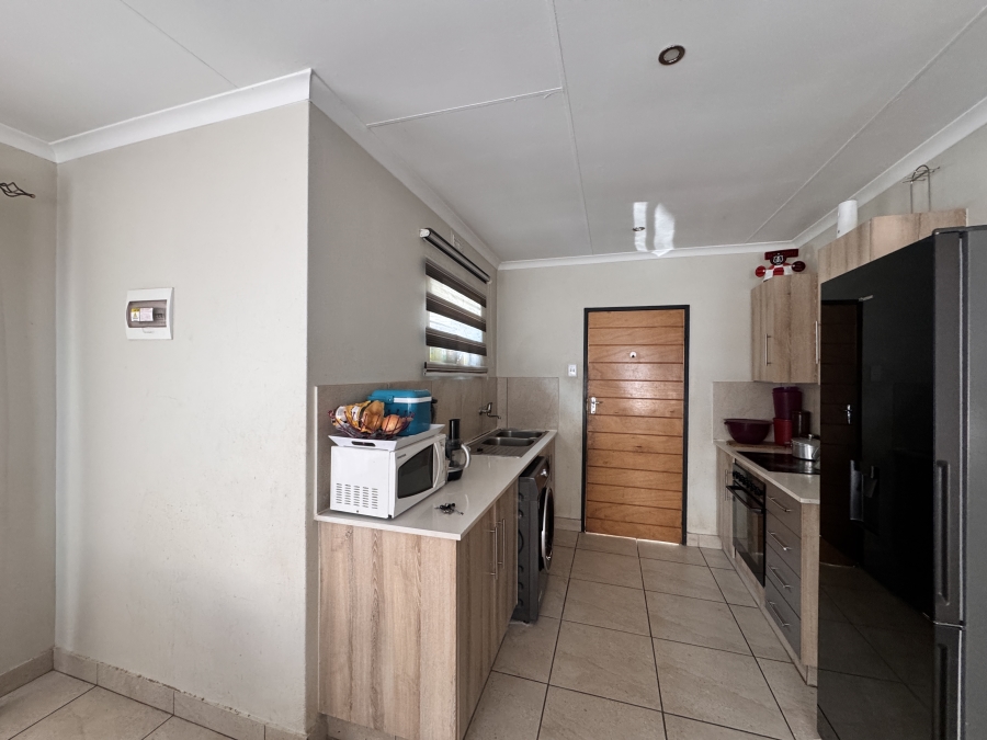 3 Bedroom Property for Sale in Albertsdal Gauteng