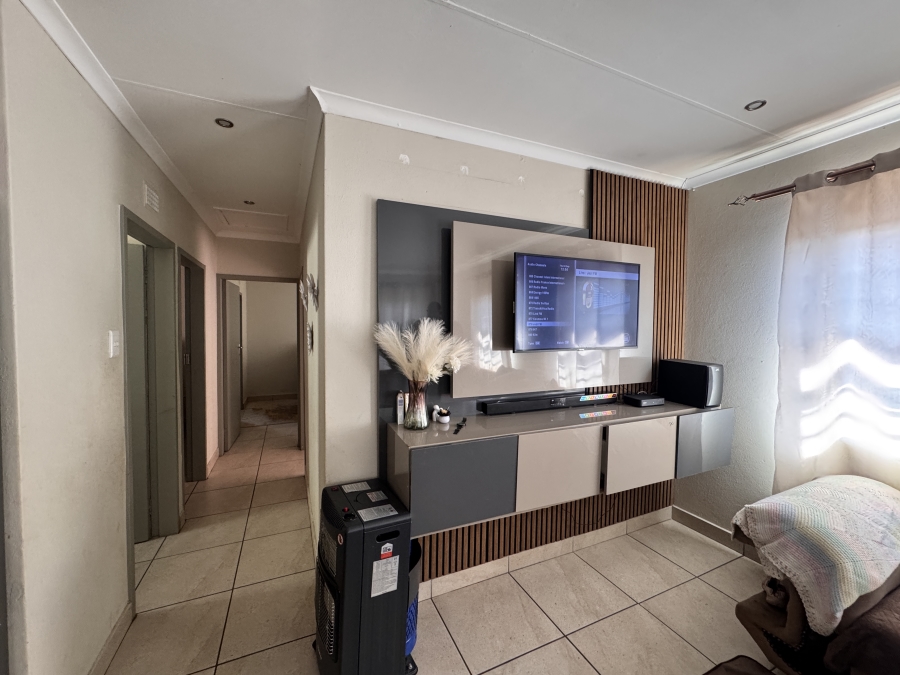 3 Bedroom Property for Sale in Albertsdal Gauteng
