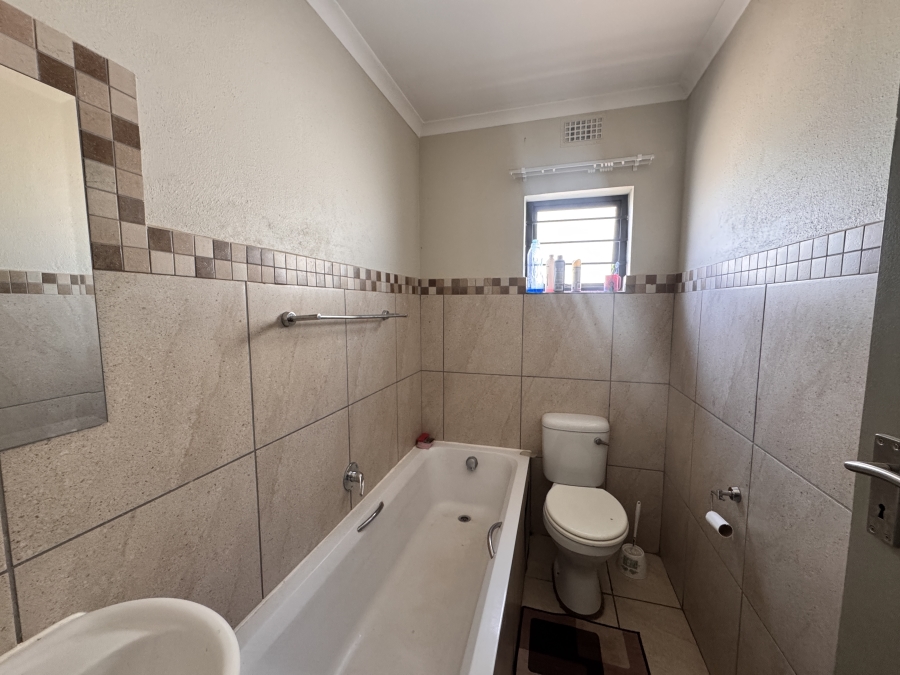 3 Bedroom Property for Sale in Albertsdal Gauteng