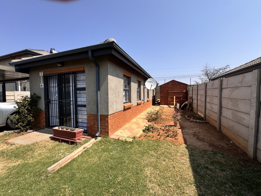 3 Bedroom Property for Sale in Albertsdal Gauteng