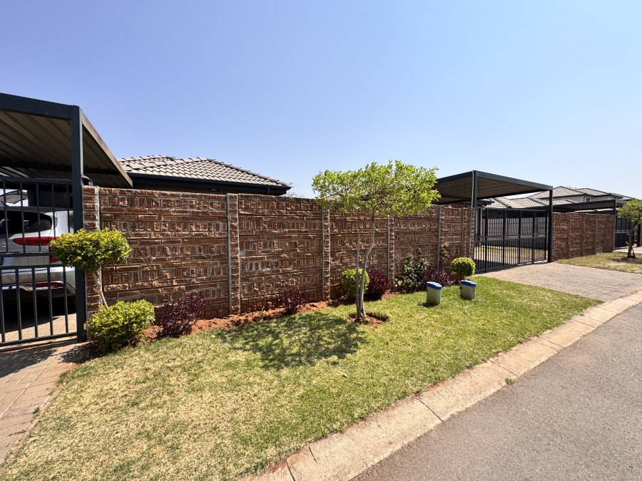 3 Bedroom Property for Sale in Albertsdal Gauteng