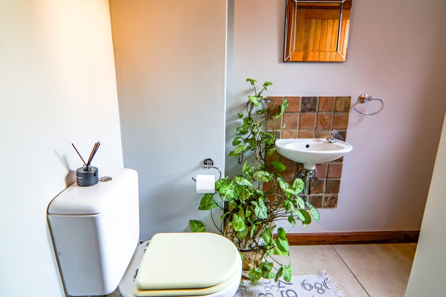 4 Bedroom Property for Sale in Heritage Hill Gauteng