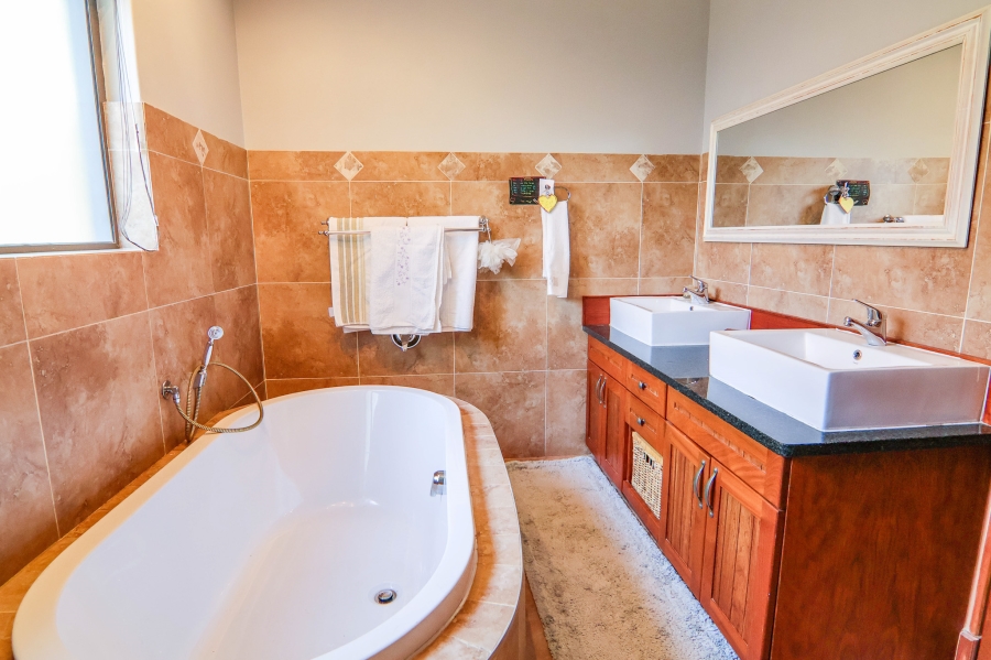 4 Bedroom Property for Sale in Heritage Hill Gauteng