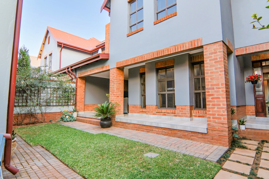 4 Bedroom Property for Sale in Heritage Hill Gauteng