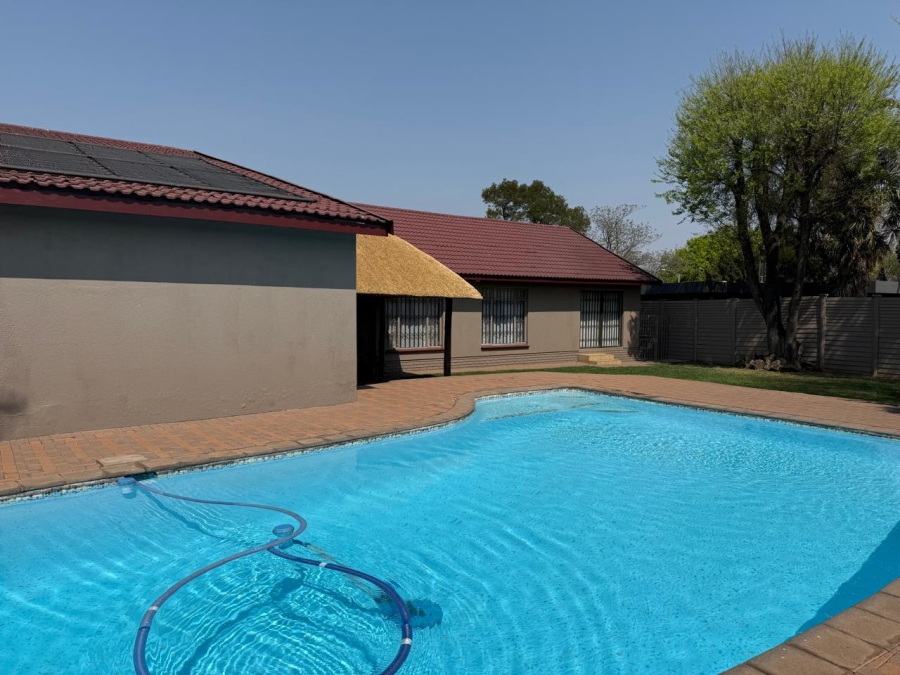 4 Bedroom Property for Sale in Vanderbijlpark SE 2 Gauteng