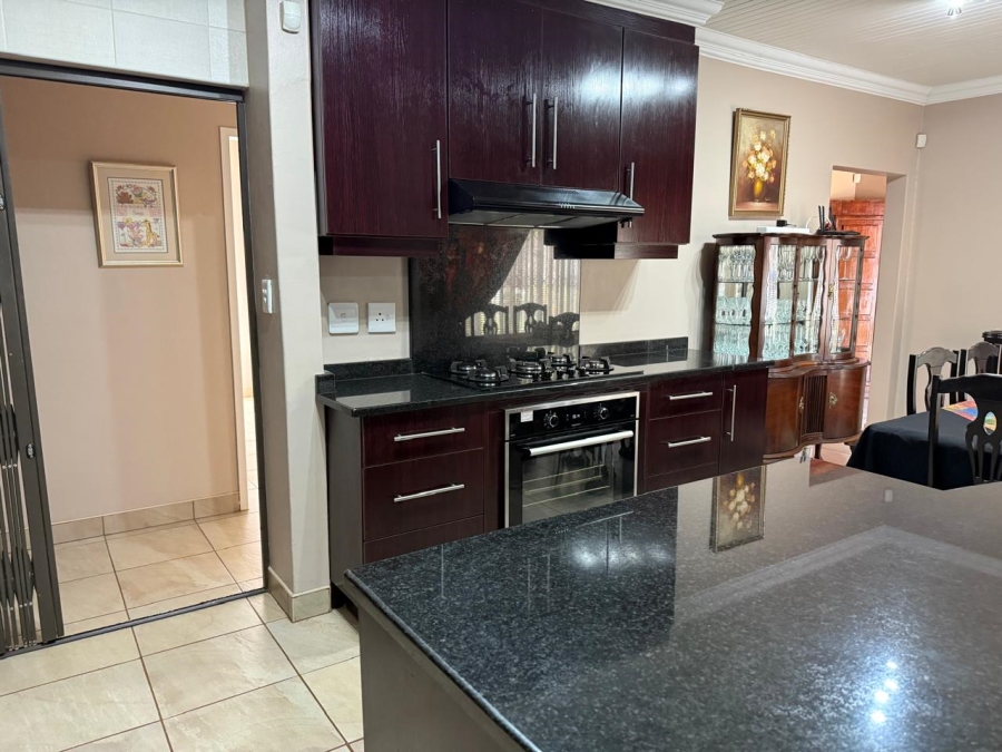 4 Bedroom Property for Sale in Vanderbijlpark SE 2 Gauteng