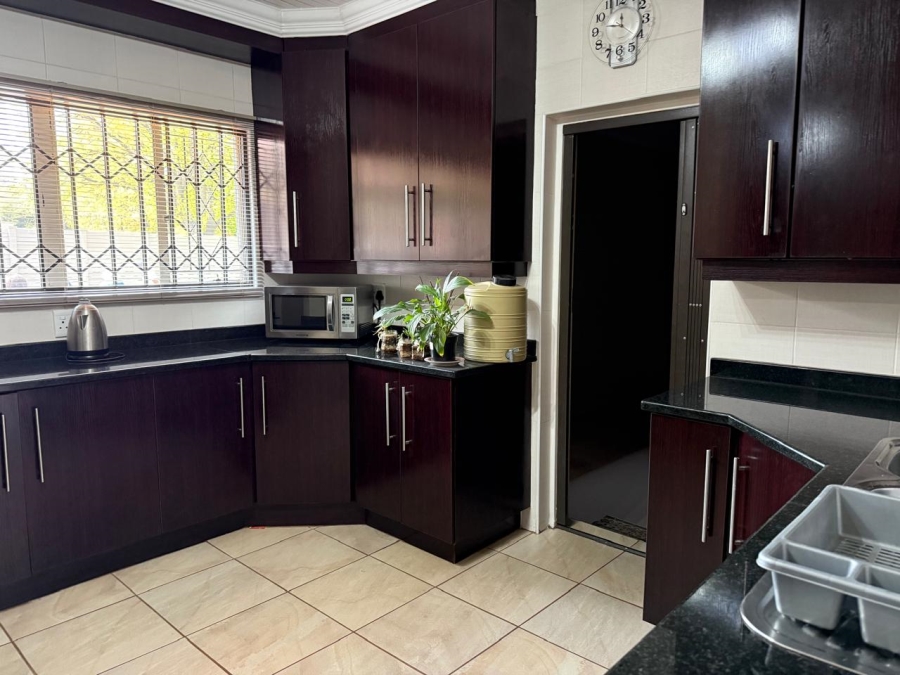 4 Bedroom Property for Sale in Vanderbijlpark SE 2 Gauteng