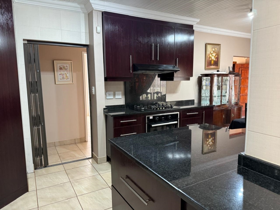 4 Bedroom Property for Sale in Vanderbijlpark SE 2 Gauteng