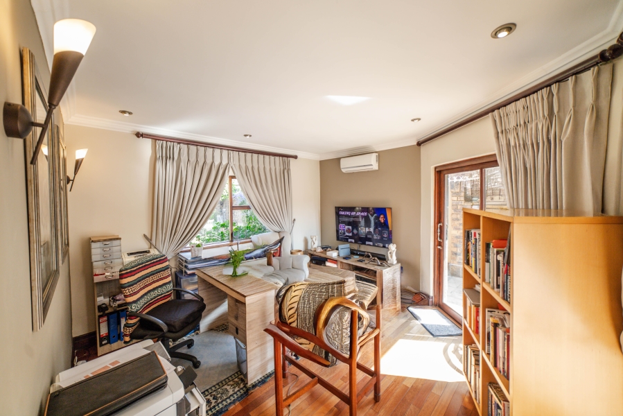 2 Bedroom Property for Sale in Lonehill Gauteng