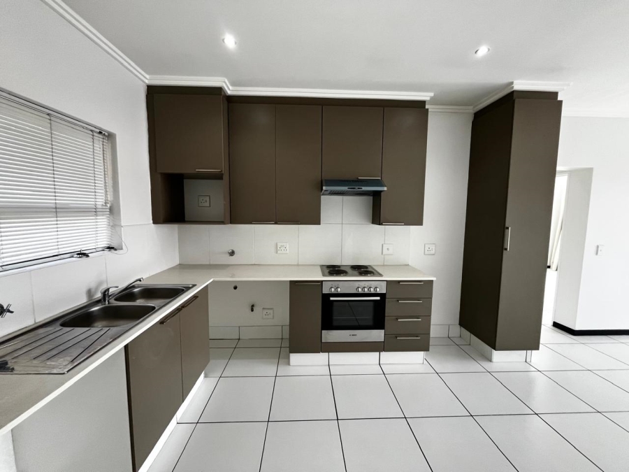 To Let 2 Bedroom Property for Rent in Lonehill Gauteng