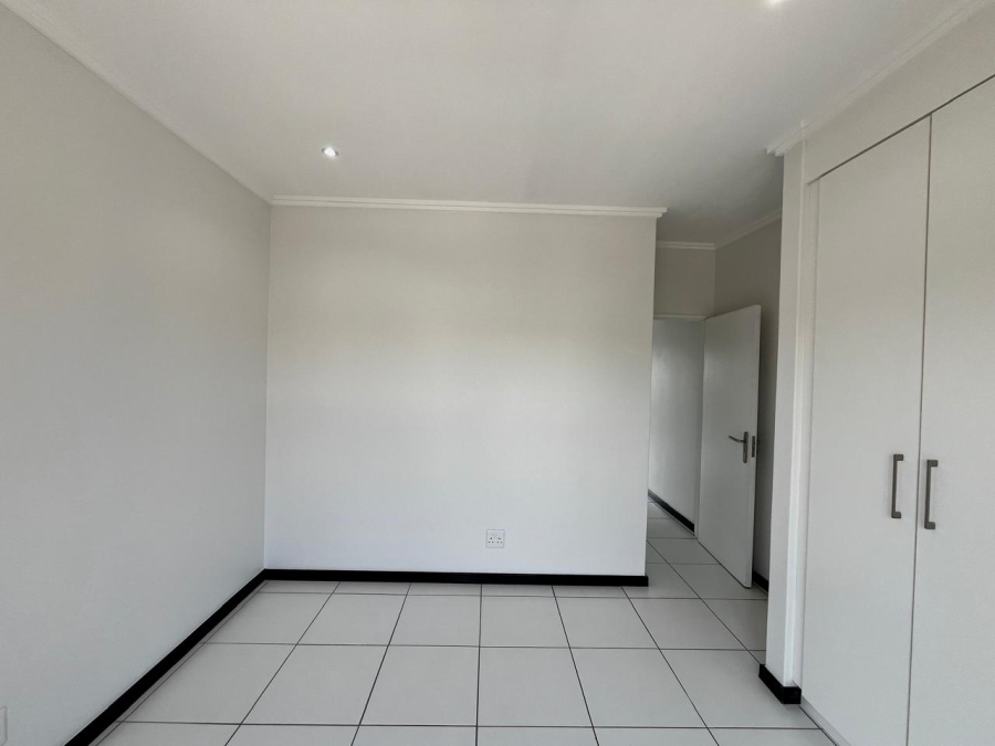 To Let 2 Bedroom Property for Rent in Lonehill Gauteng