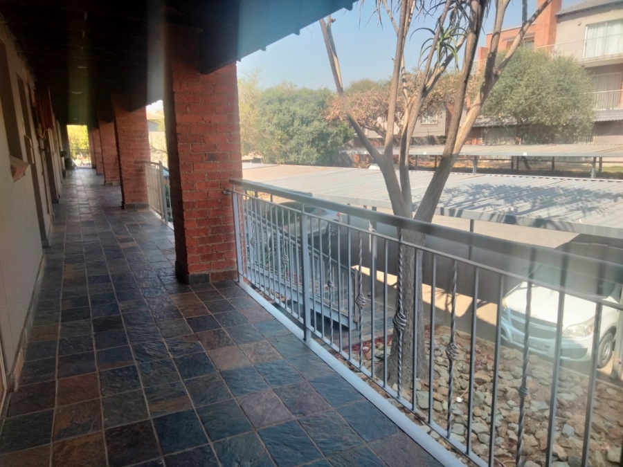 2 Bedroom Property for Sale in Sonneglans Gauteng