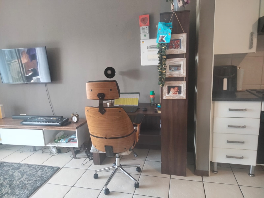 2 Bedroom Property for Sale in Sonneglans Gauteng